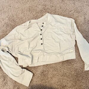 Vuori Women's Crop Henley Top in Light Cream